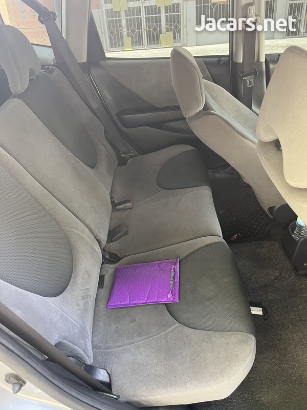Honda Fit 1,3L 2007-7