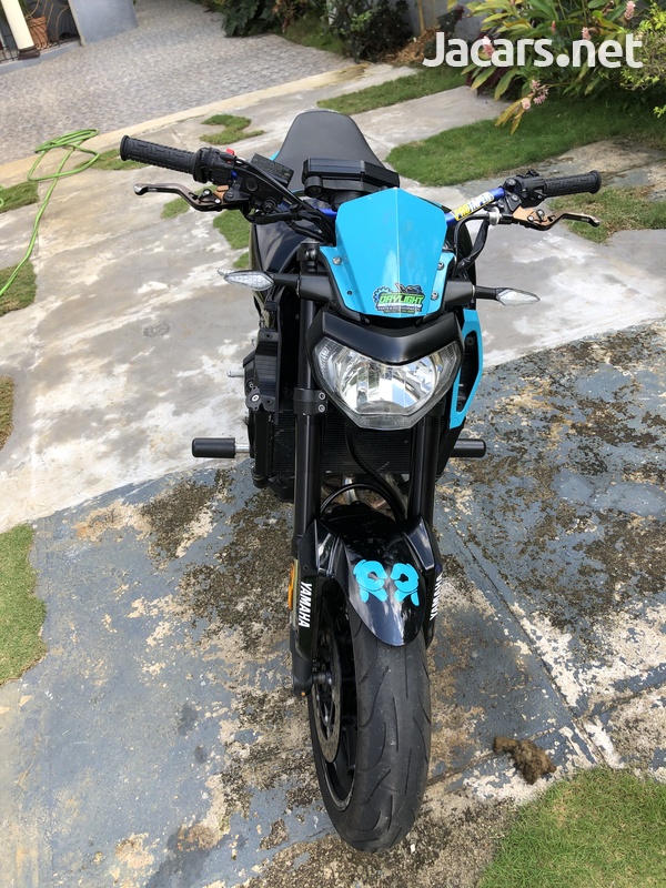 Fzo7 Yamaha 900 2017-3