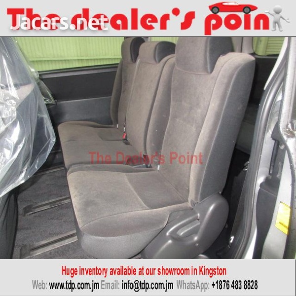 Toyota Noah 2,0L 2012-11