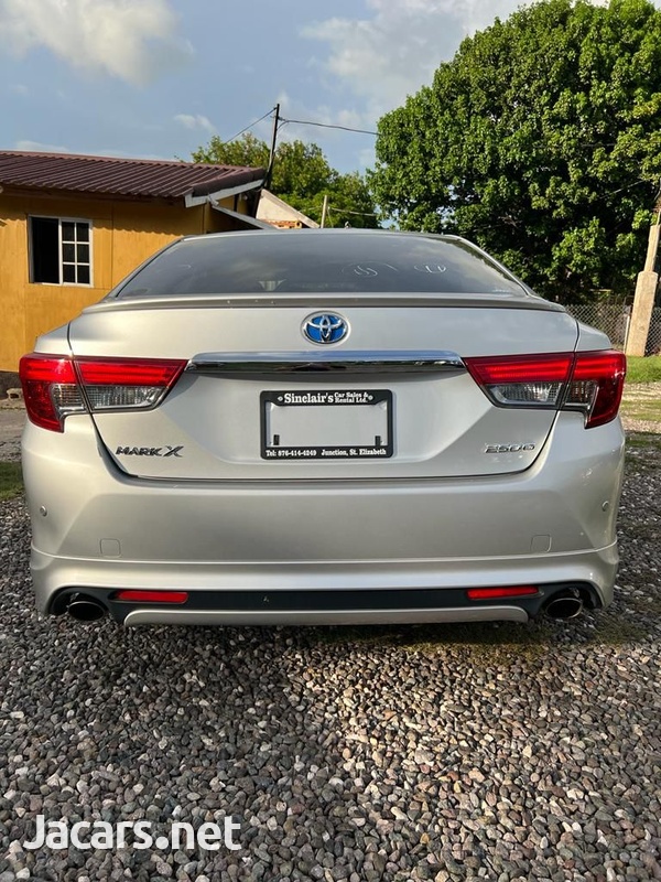 Toyota Mark X 2,5L 2013-3