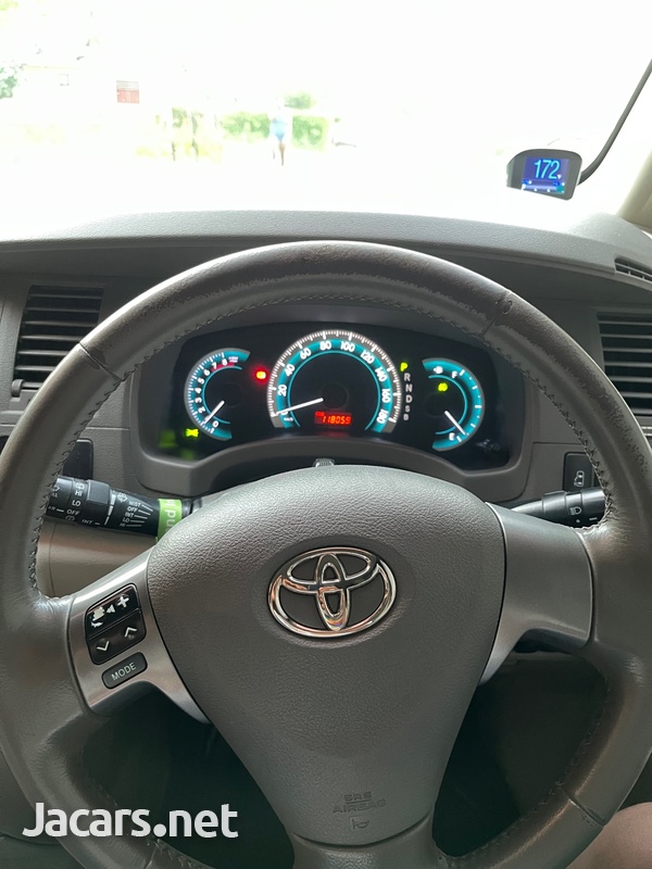 Toyota Isis 1,8L 2010-8