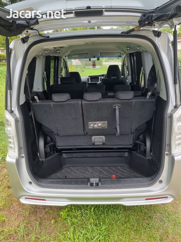 Honda Stepwgn Spada 2,0L 2013-7