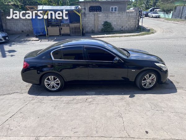 Nissan Skyline 2,5L 2013-6