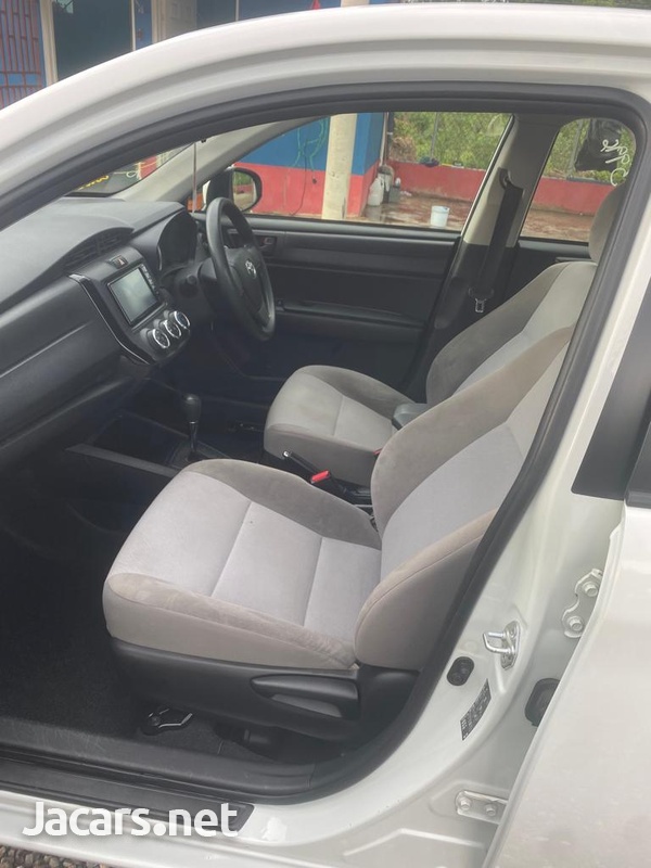 Toyota Axio 1,5L 2017-5
