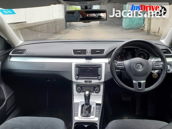 Volkswagen Passat 2,0L 2012-9