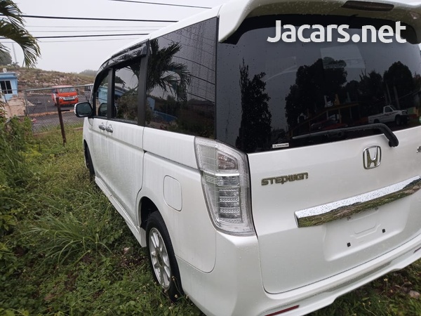 Honda Stepwgn Spada 2,0L 2014-4