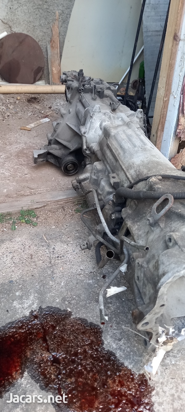 03 Suzuki Vitara Automatic Transmission with 4 wheel drive shifter model 03-72LE-7