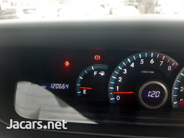 Toyota Noah 2,0L 2012-10