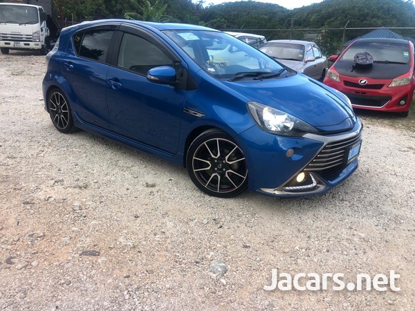 Toyota Aqua 1,5L 2015-1