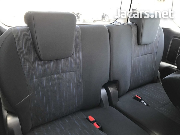 Toyota Voxy 2,0L 2013-13