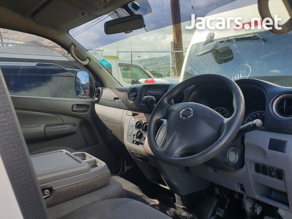 2015 Nissan Caravan-5