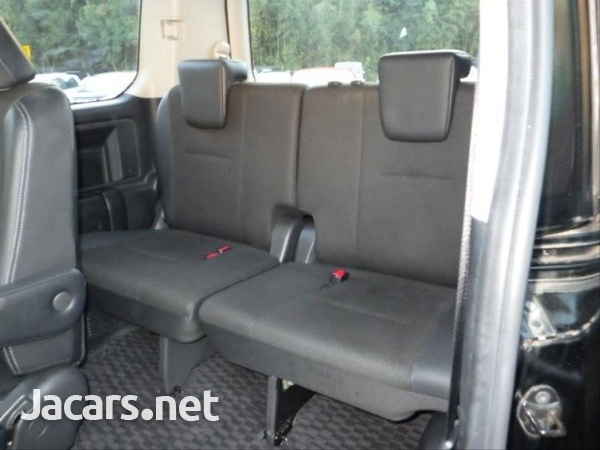 Toyota Voxy 2,0L 2013-11