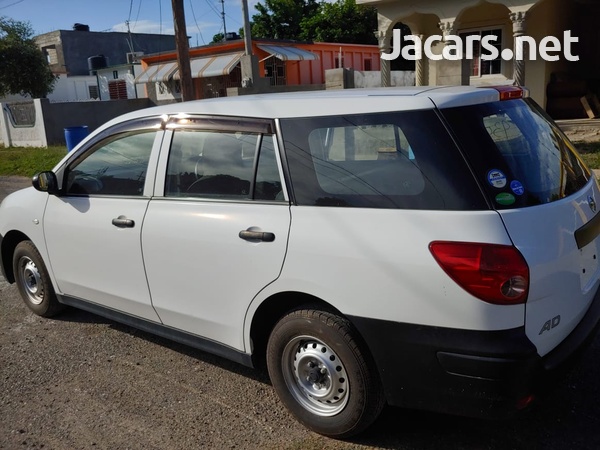 Nissan AD Wagon 1,5L 2016-3