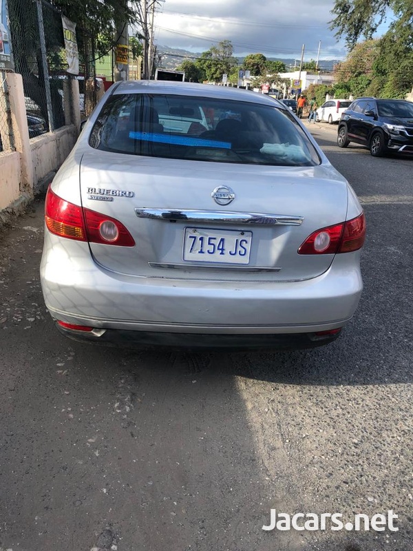 Nissan Bluebird 1,8L 2010-5