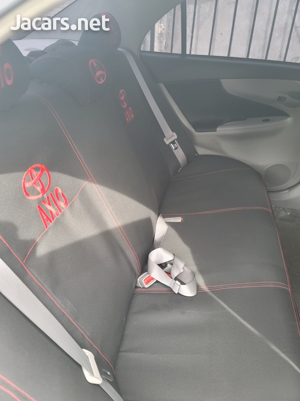 Toyota Axio 1,5L 2012-9