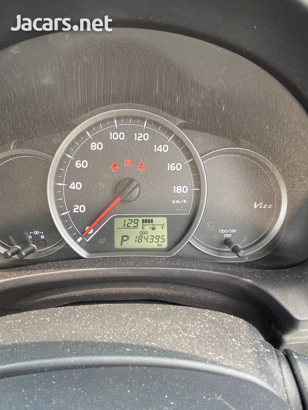 Toyota Vitz 1,5L 2013-5