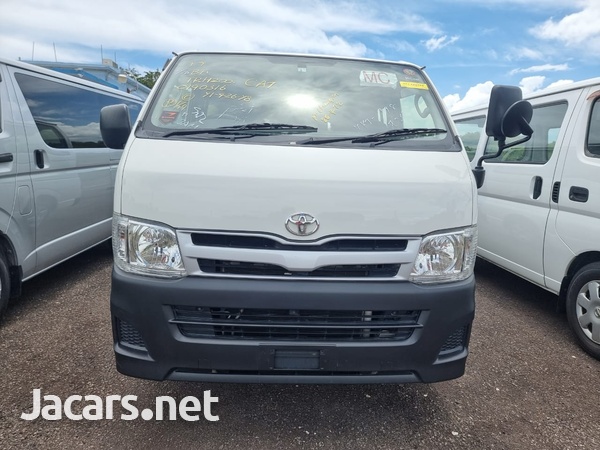 Toyota Hiace 2,0L 2014-3