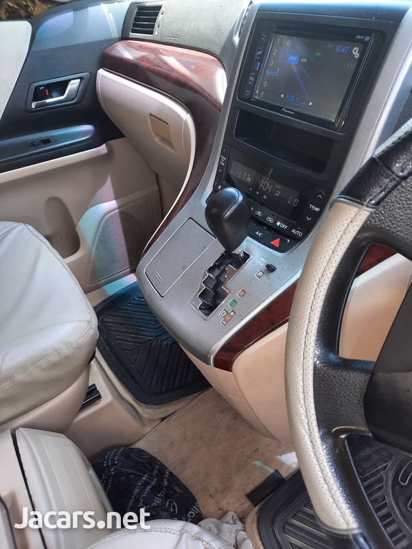 Toyota Alphard 2,4L 2010-3