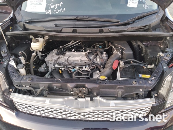Toyota Voxy 2,0L 2013-11