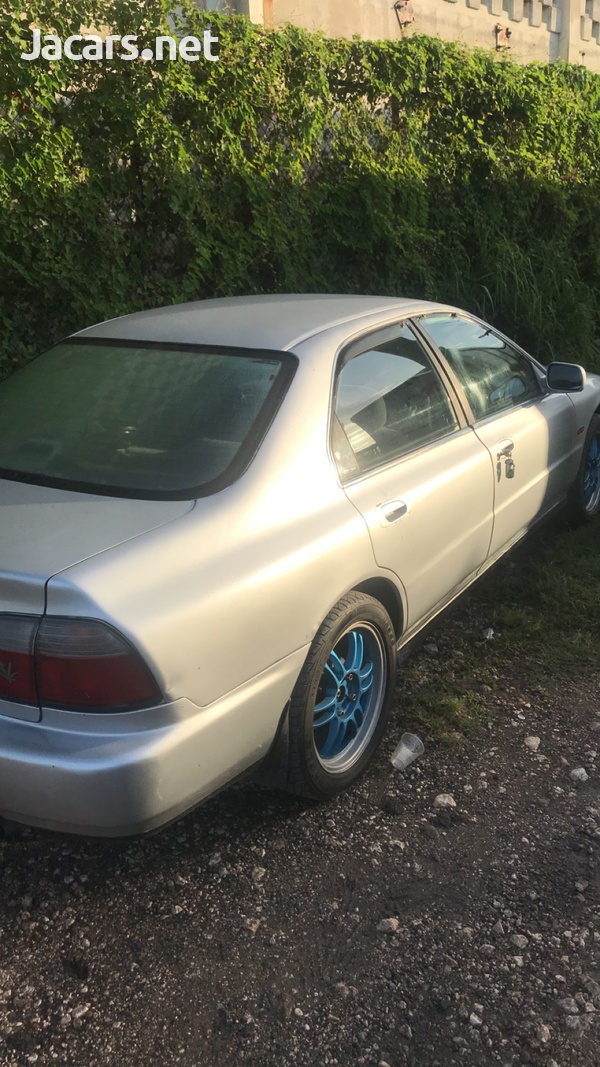 Honda Accord 2,2L 1996-3