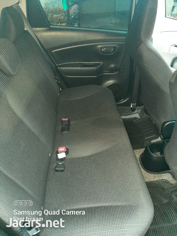 Toyota Vitz 1,0L 2015-13
