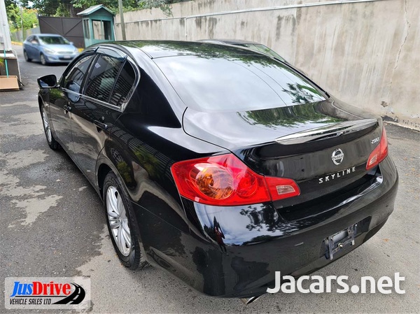 Nissan Skyline 2,5L 2012-4
