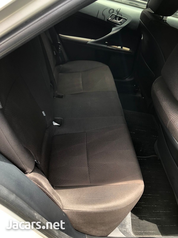 Toyota Mark X 2,5L 2016-8