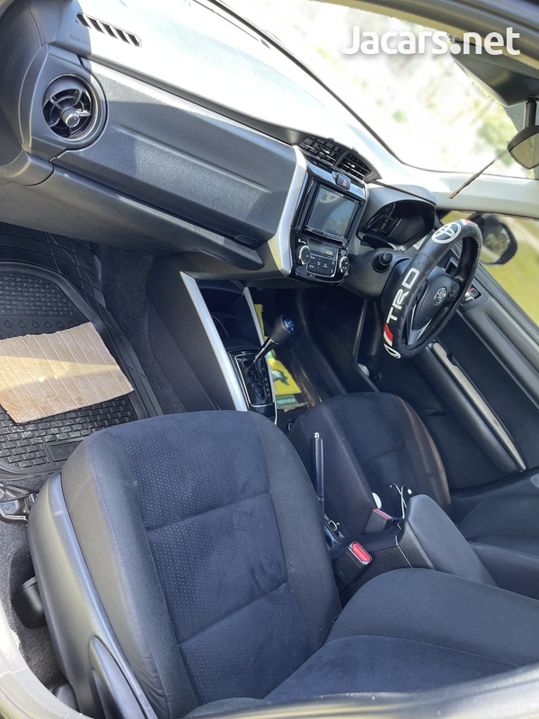 Toyota Fielder 1,5L 2016-7