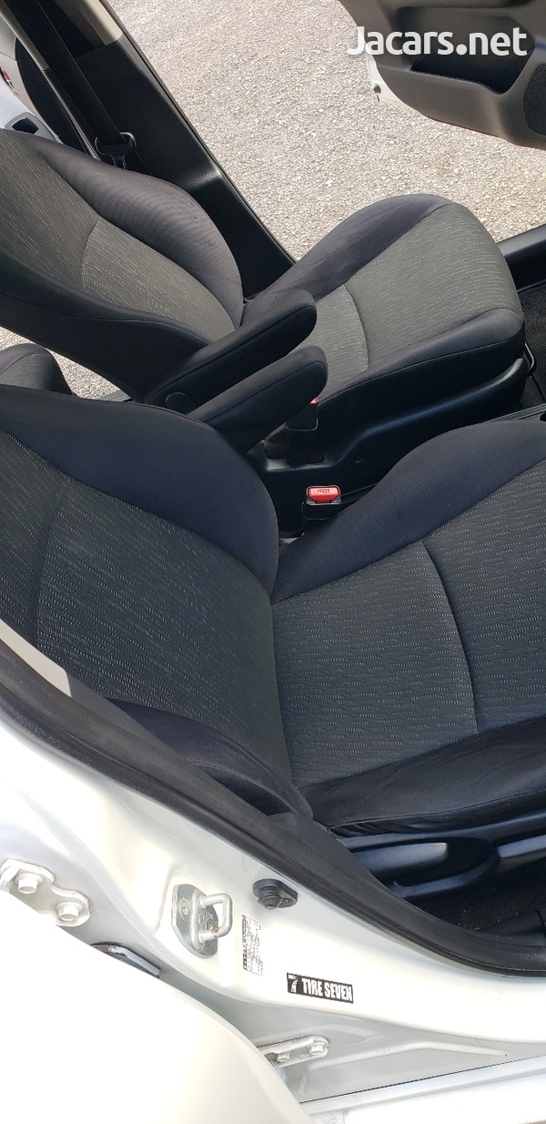 Toyota Wish 1,8L 2012-9