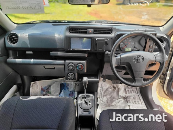 Toyota Probox 1,5L 2017-7
