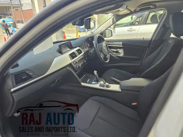 BMW 3-Series 2,0L 2015, Saint Catherine - 6