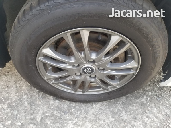 Nissan Serena 2,0L 2014-7