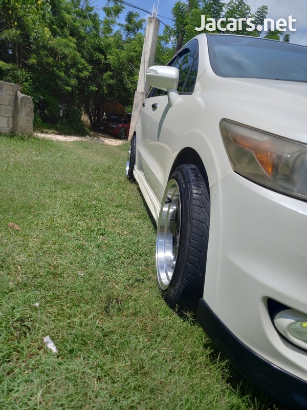 Honda Stream 2,0L 2009-8