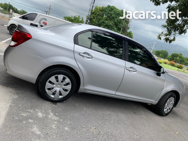 Toyota Axio 1,5L 2014-9