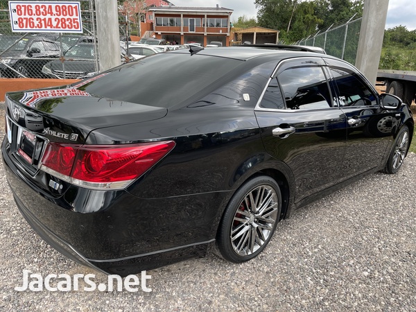 Toyota Crown 2,5L 2014-4