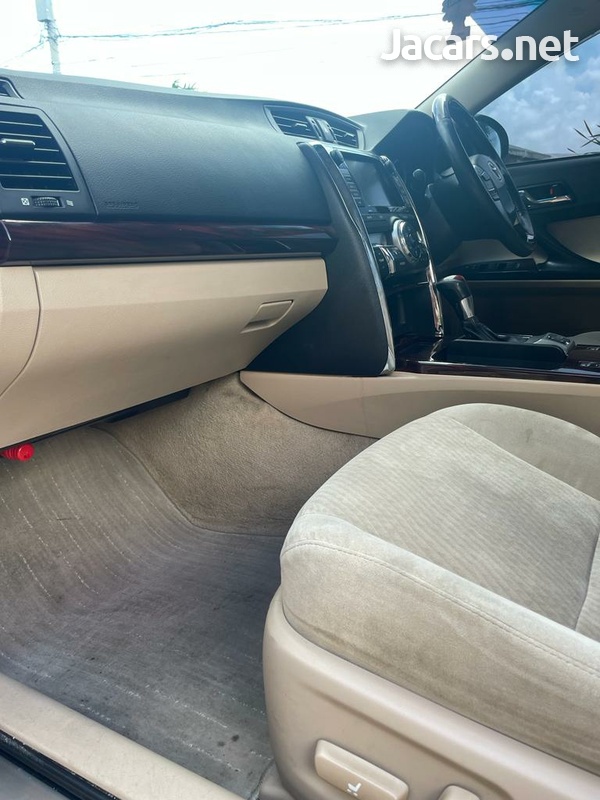 Toyota Mark X 3,5L 2012-5