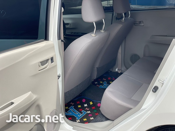 Daihatsu MIRA 0,7L 2015-12
