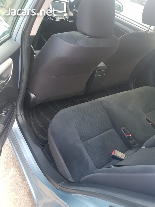 Toyota Axio 1,5L 2014-4