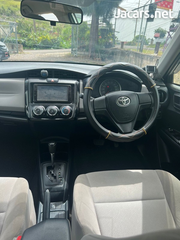 Toyota Axio 1,5L 2014-7