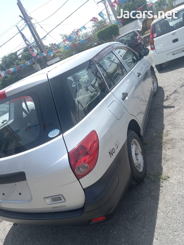 Nissan AD Wagon 1,5L 2015-4