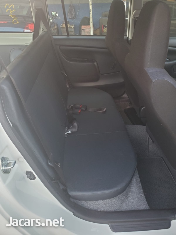 Toyota Probox 1,3L 2016-9