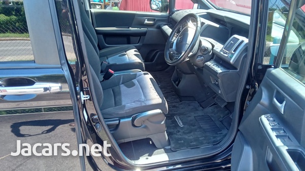 Honda Stepwgn Spada 2,0L 2013-10