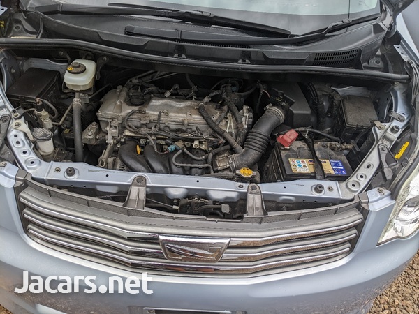 Toyota Noah 1,9L 2011-11
