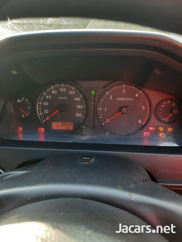 2012 Nissan Caravan-3