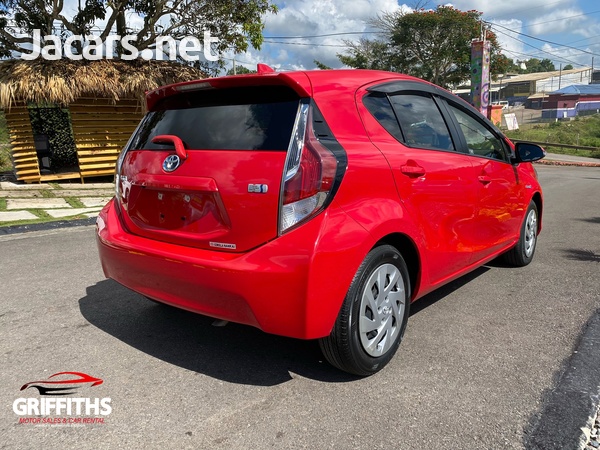 Toyota Aqua 1,5L 2016-3