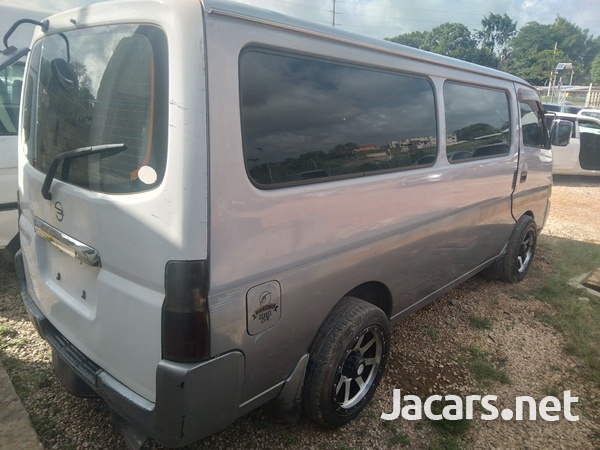 Nissan Caravan 3,0L 2005-4