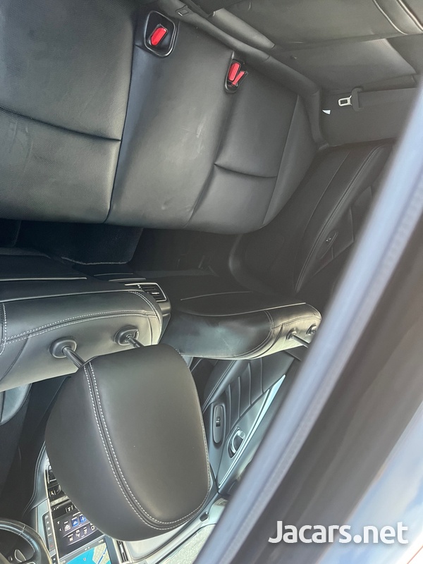 Nissan Skyline 3,5L 2015-7