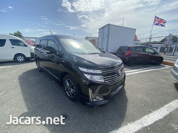 Nissan Elgrand 2,5L 2013-1