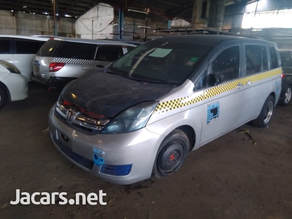 Toyota Isis 1,8L 2011-1