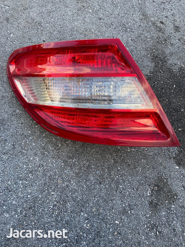 Mercedes Tail Light-2